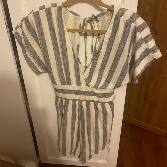 American Eagle Striped Romper - Picture 3 of 4